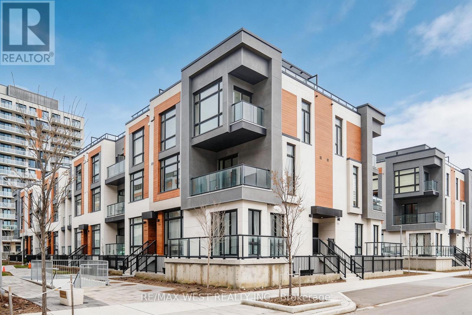 Townhouse at 1103 - 12 DAVID EYER ROAD, Richmond Hill