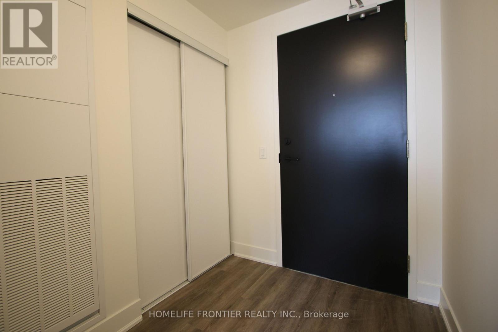 Apartment at 220 - 185 DEERFIELD ROAD, Newmarket