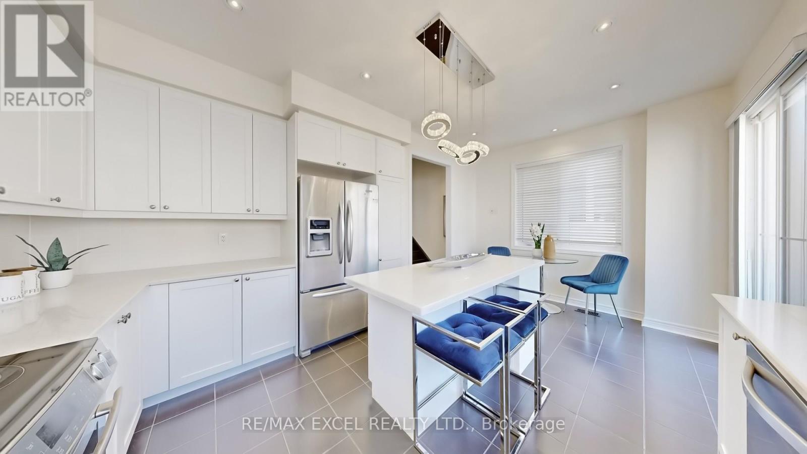 Townhouse at 27 MAYTIME WAY, Markham