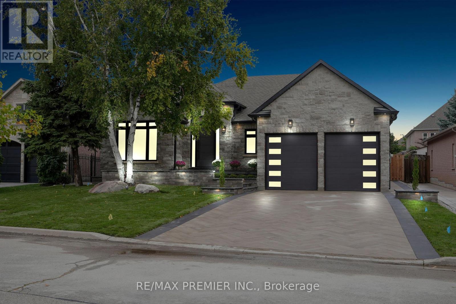 Detached at 19 POLO CRESCENT, Vaughan (East Woodbridge)