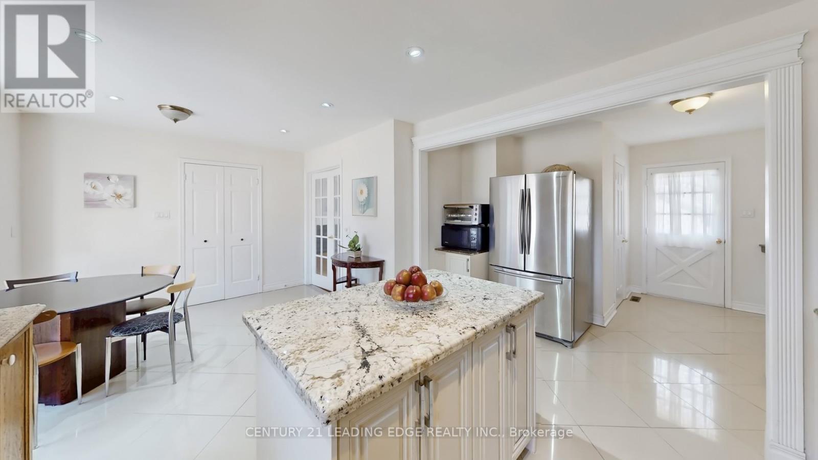 Detached at 18 KENNEDY LANE, Whitchurch-Stouffville