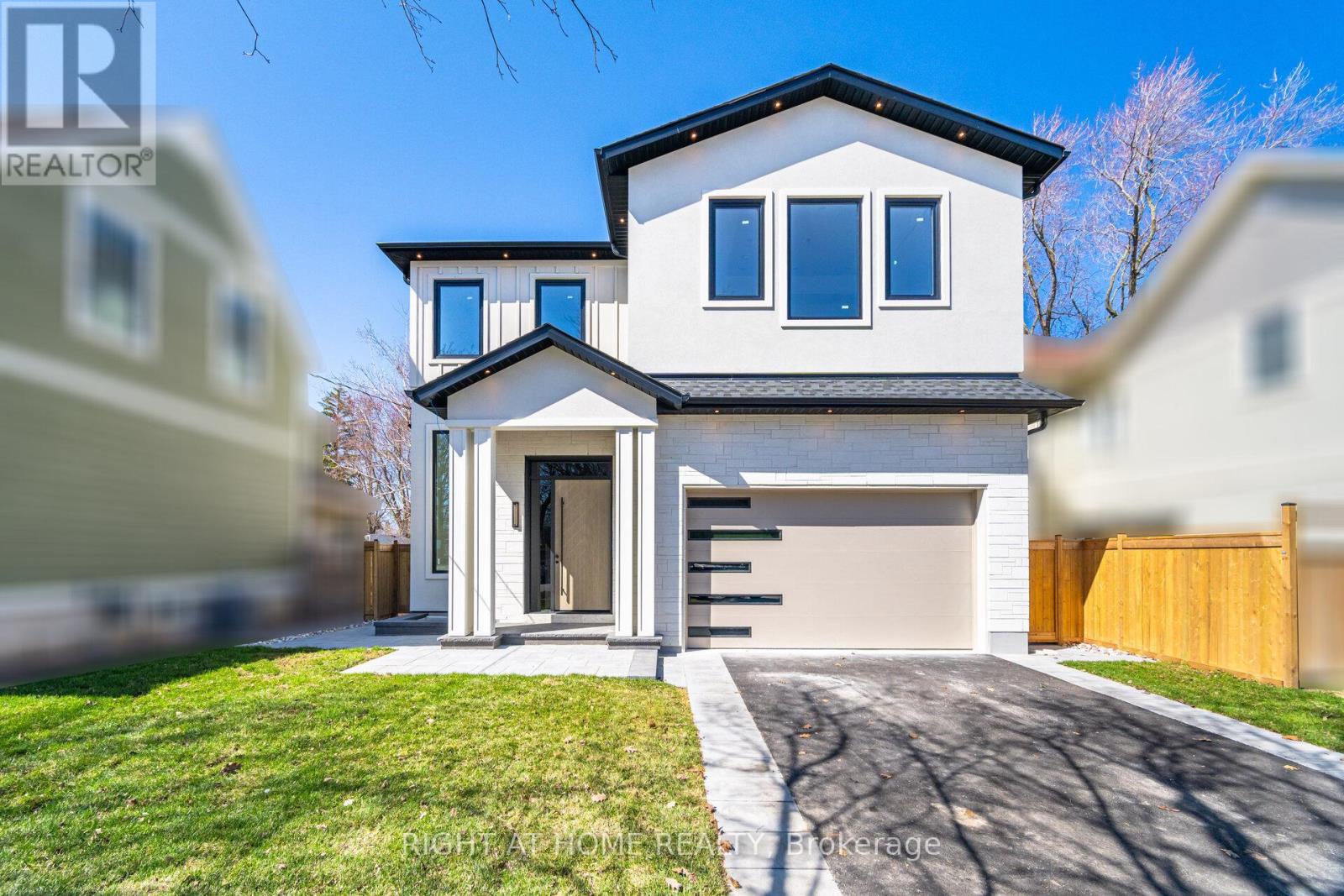Detached at 84 MOSLEY STREET, Aurora (Aurora Village)