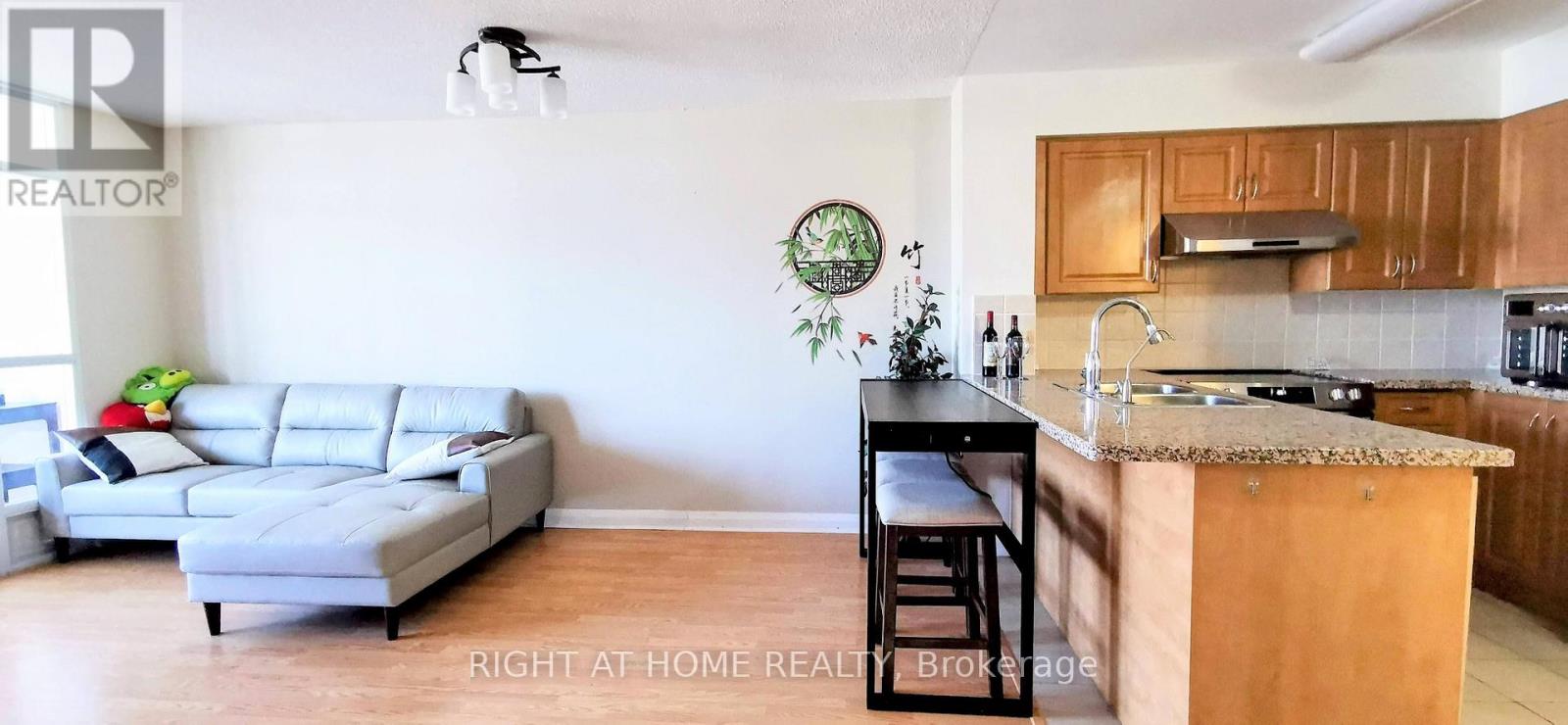 Apartment at 613 - 7363 KENNEDY ROAD, Markham (Milliken Mills East)