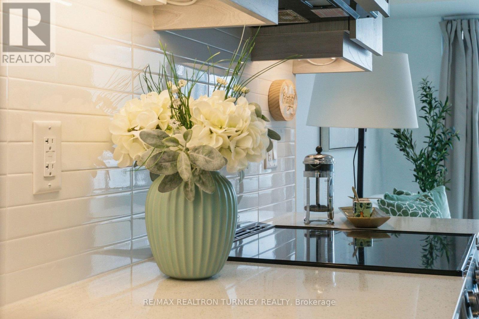 Apartment at 018 - 185 DEERFIELD ROAD, Newmarket