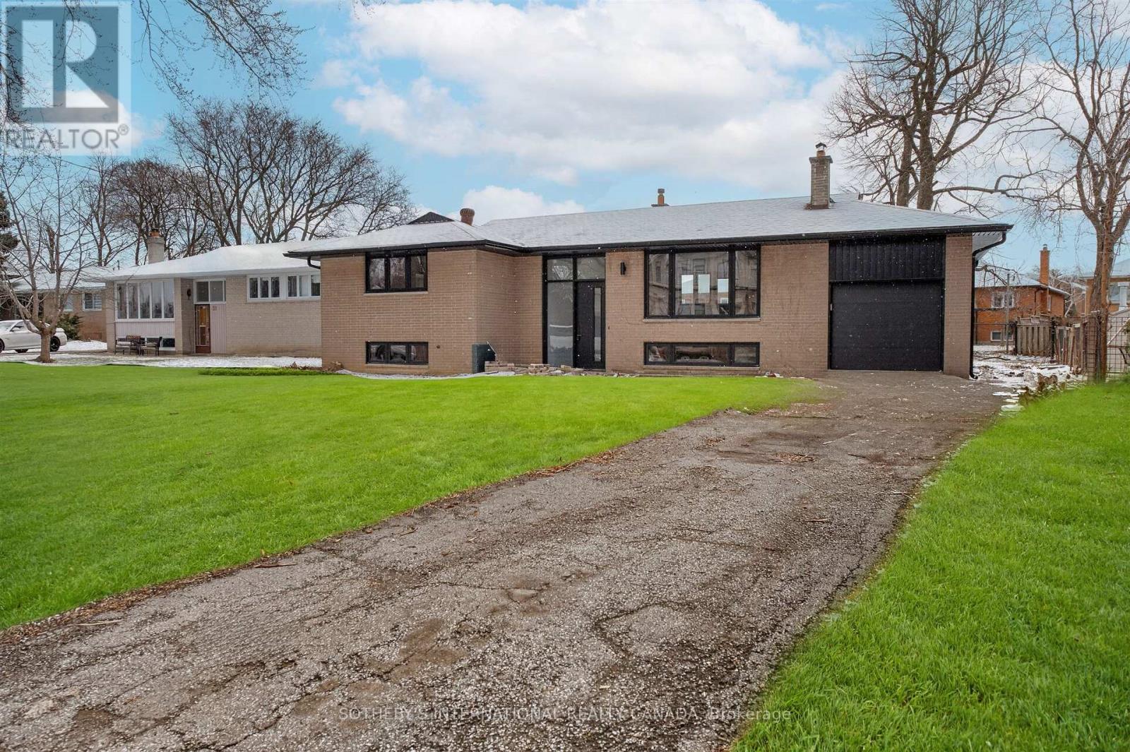 Detached at 33 LANCER DRIVE, Vaughan (Maple)