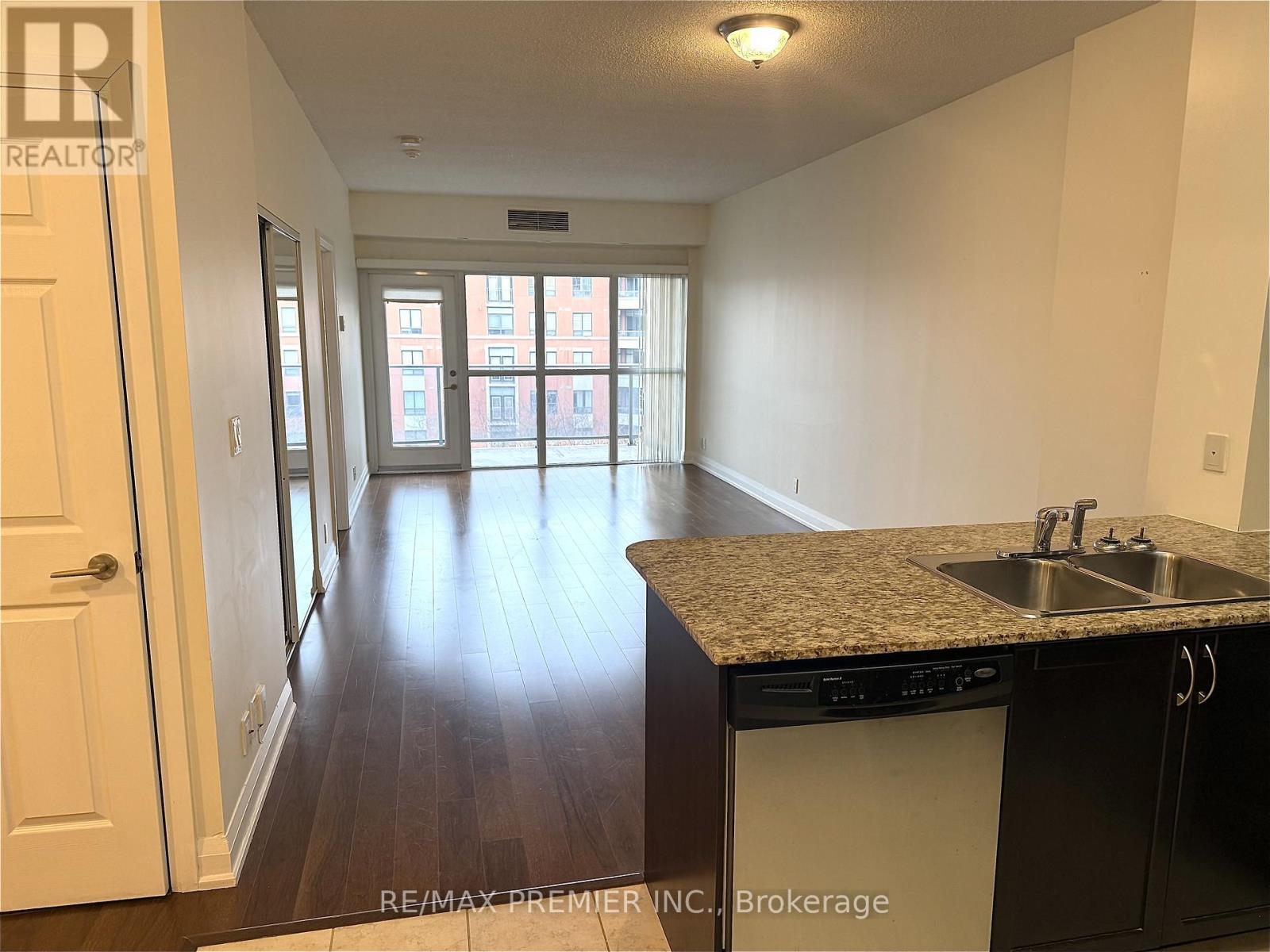 Apartment at 406 - 83 WOODBRIDGE AVENUE, Vaughan