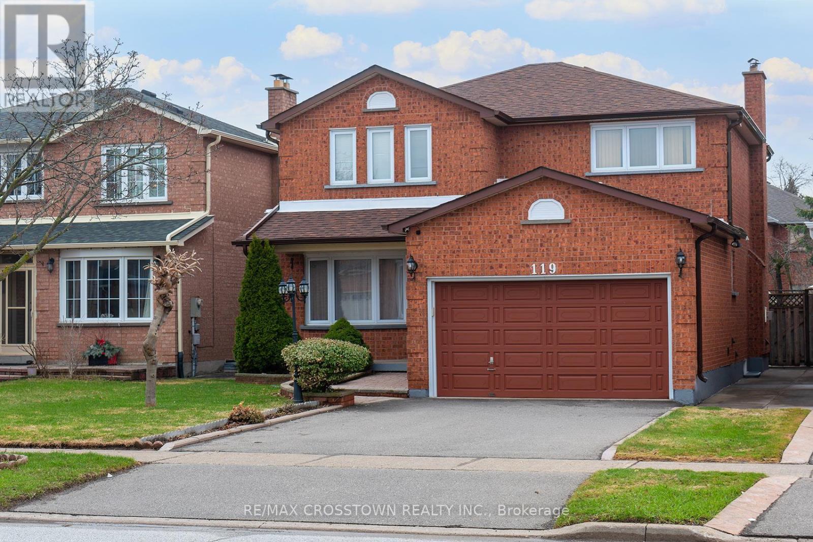 Detached at 119 FIELDGATE DRIVE, Vaughan (Maple)