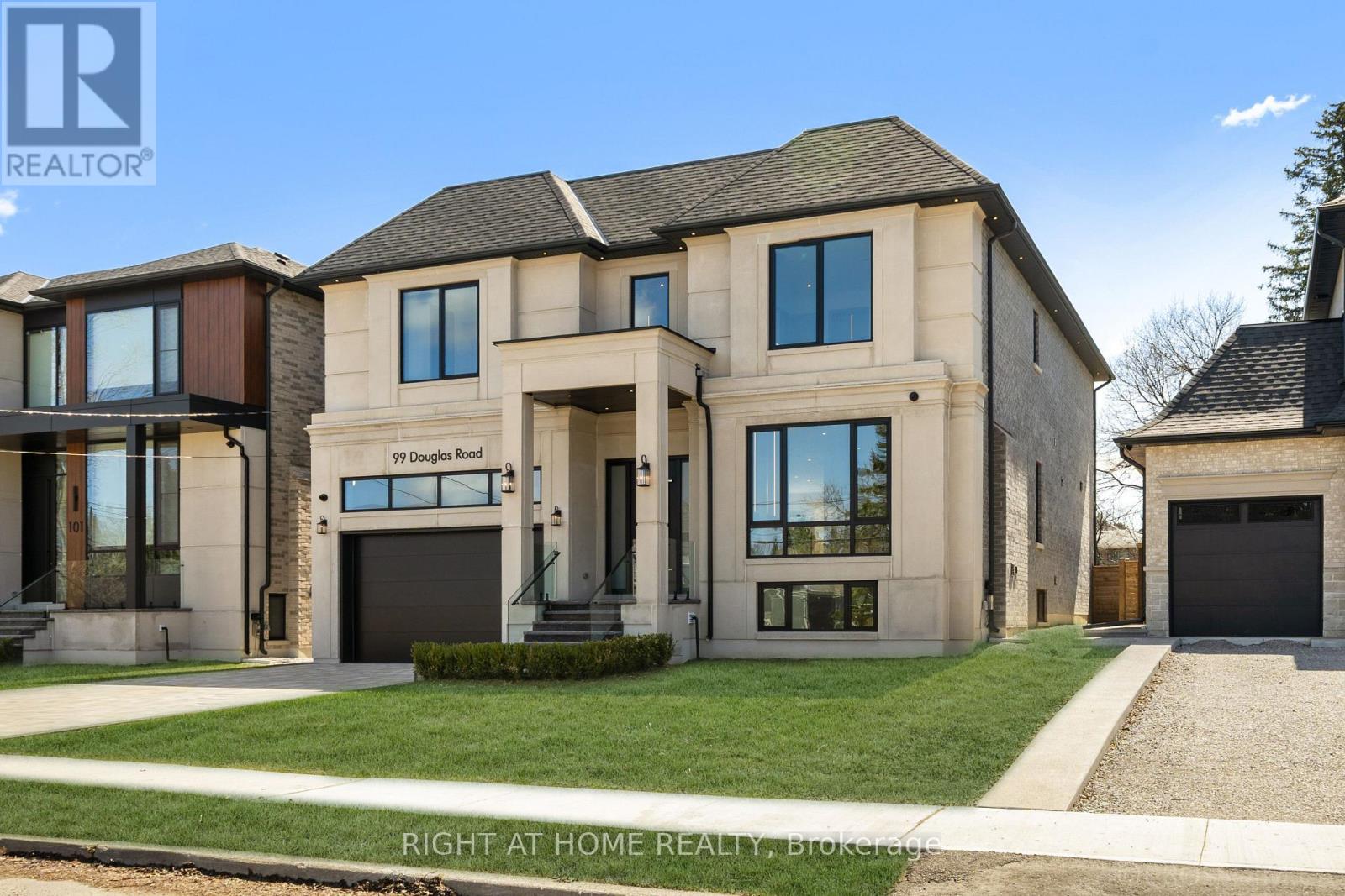 Detached at 99 DOUGLAS ROAD, Richmond Hill (Oak Ridges Lake Wilcox)