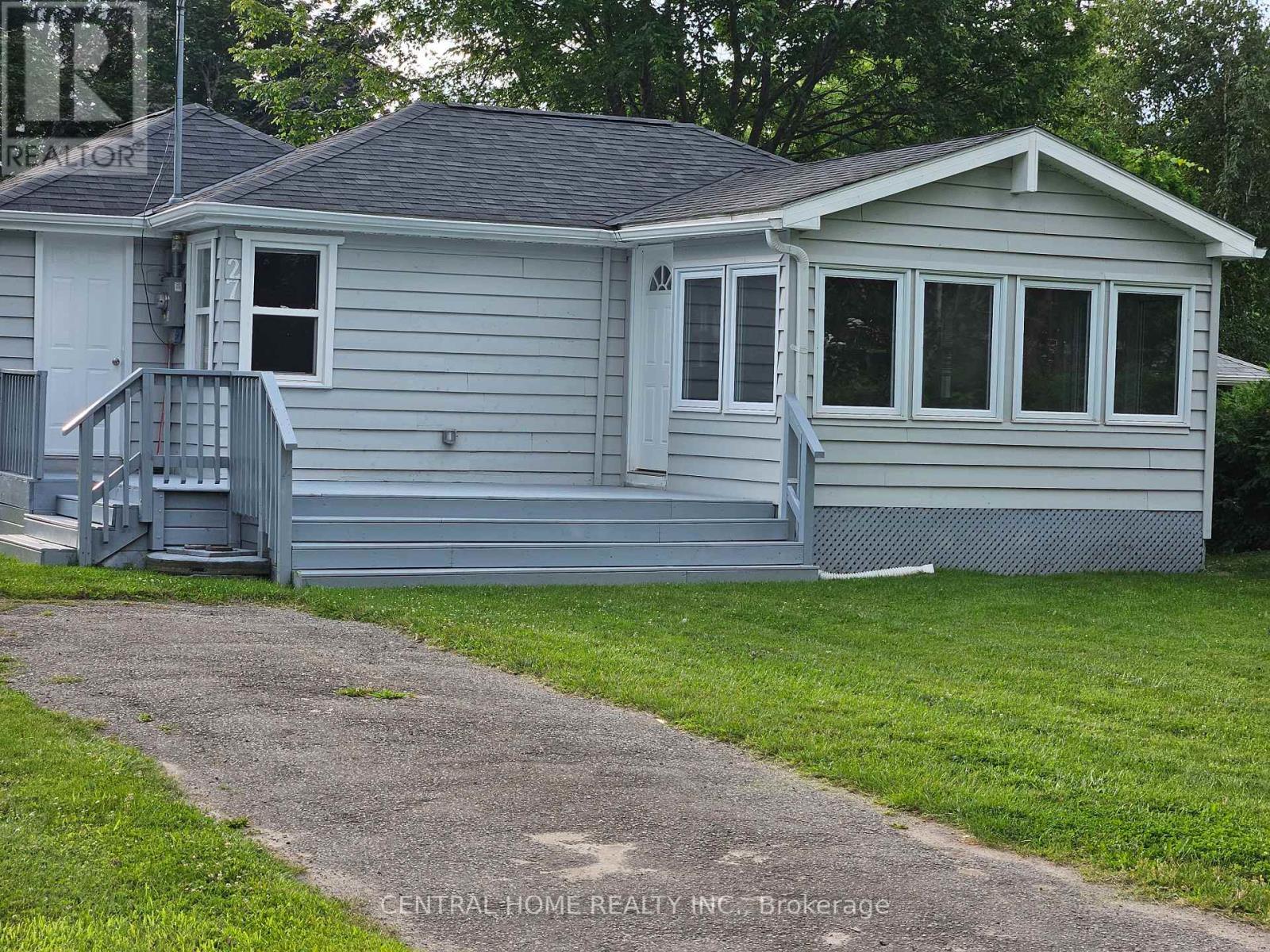 Detached at 27 BLUE HERON DRIVE, Georgina (Pefferlaw)