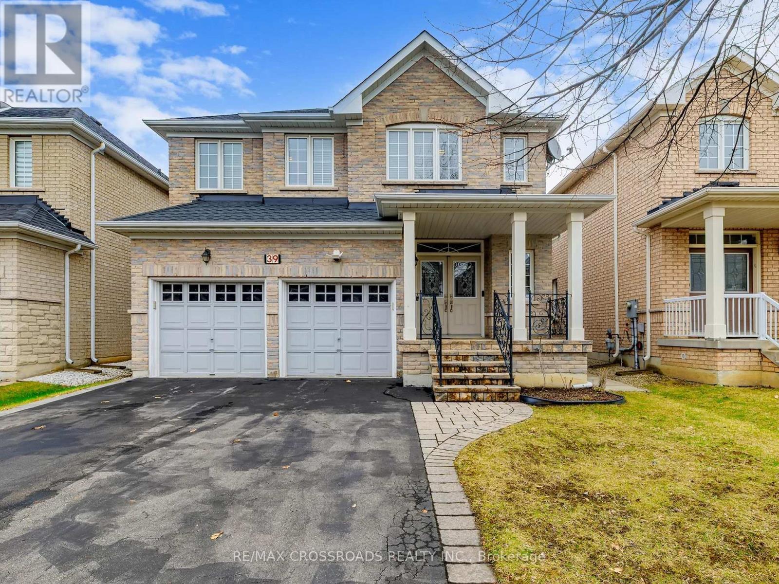 Detached at 39 PANTANO DRIVE, Vaughan (Patterson)