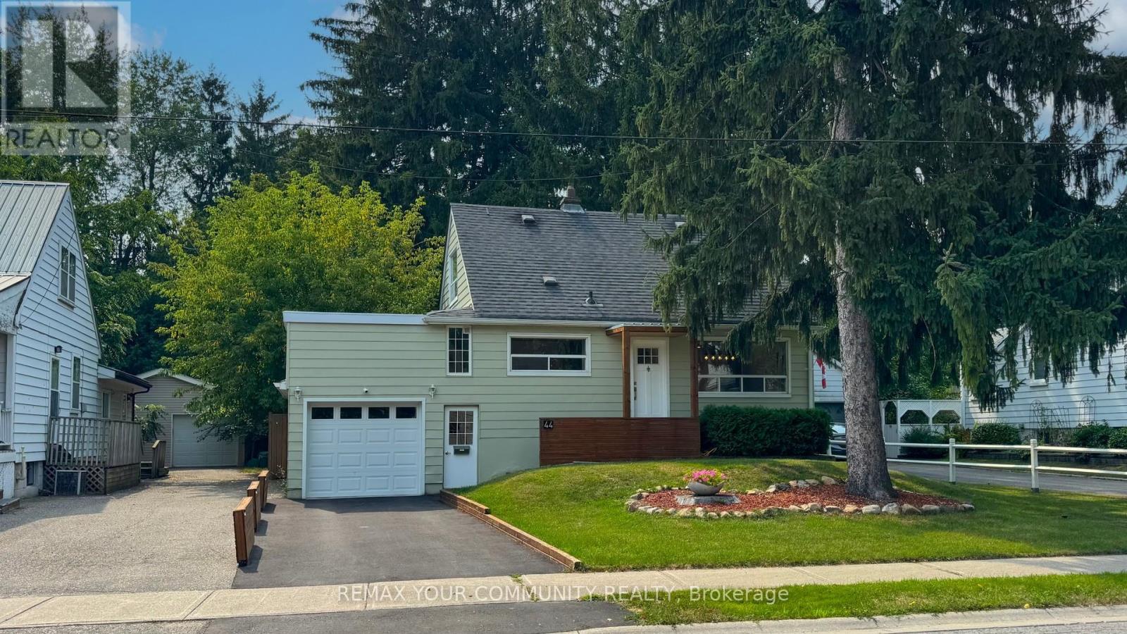 Detached at 44 REAMAN STREET, Richmond Hill (Mill Pond)
