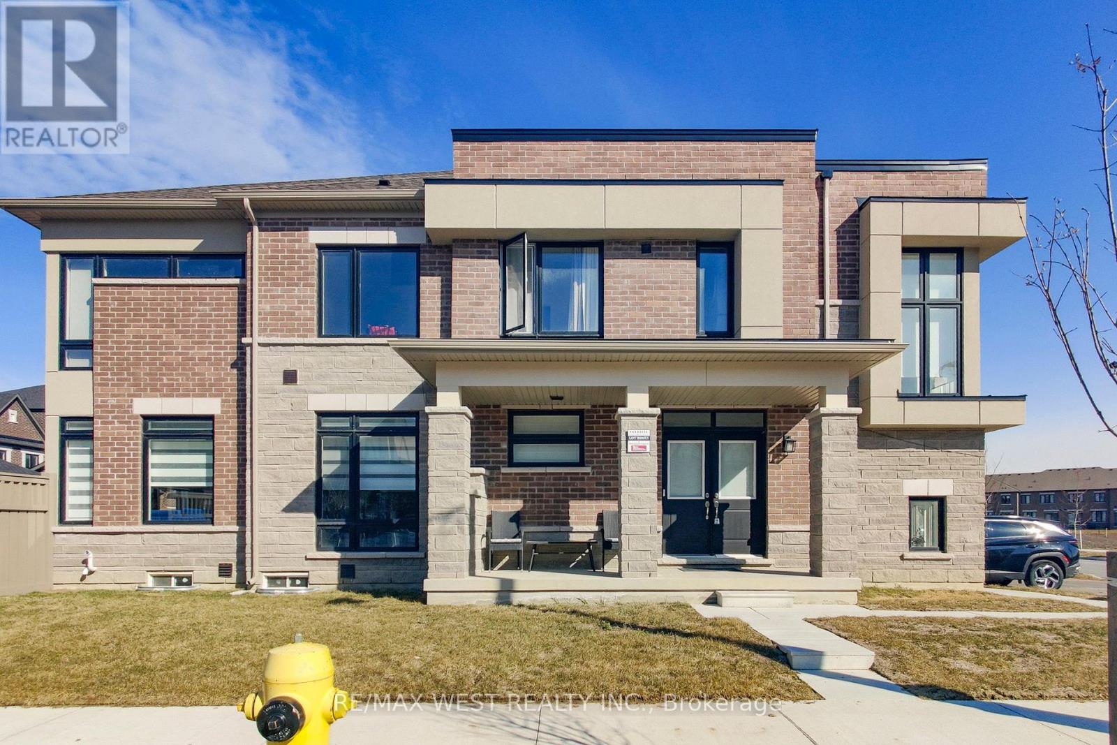 Townhouse at 4 HALDIMAND STREET, Vaughan (Kleinburg)