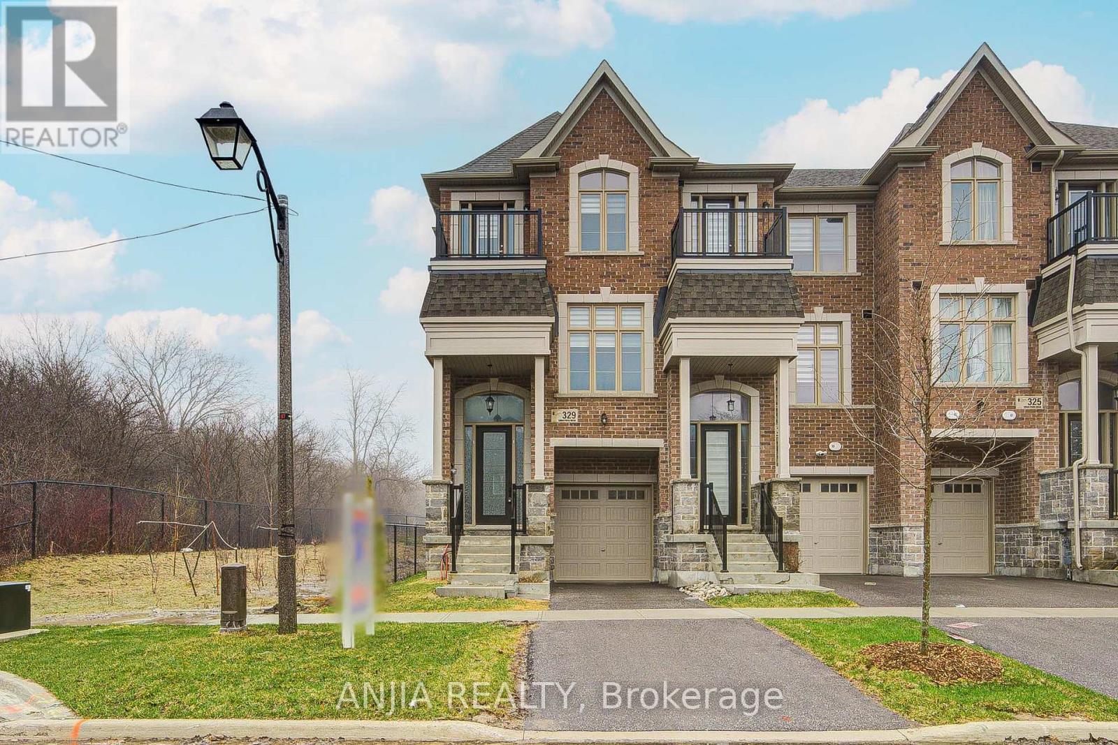Townhouse at 329 SWAN PARK ROAD, Markham (Greensborough)