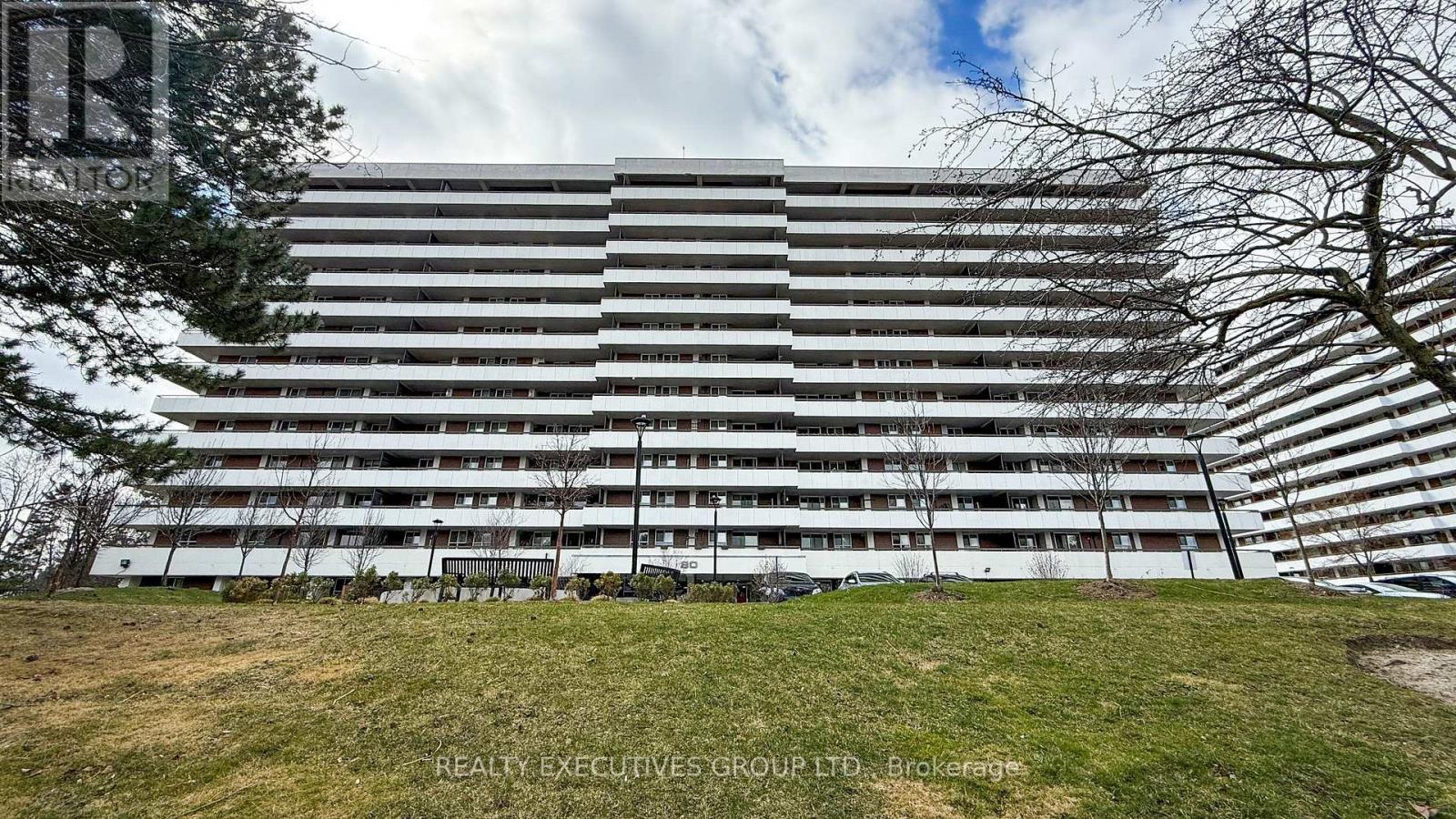 Apartment at 701 - 80 INVERLOCHY BOULEVARD, Markham (Royal Orchard)