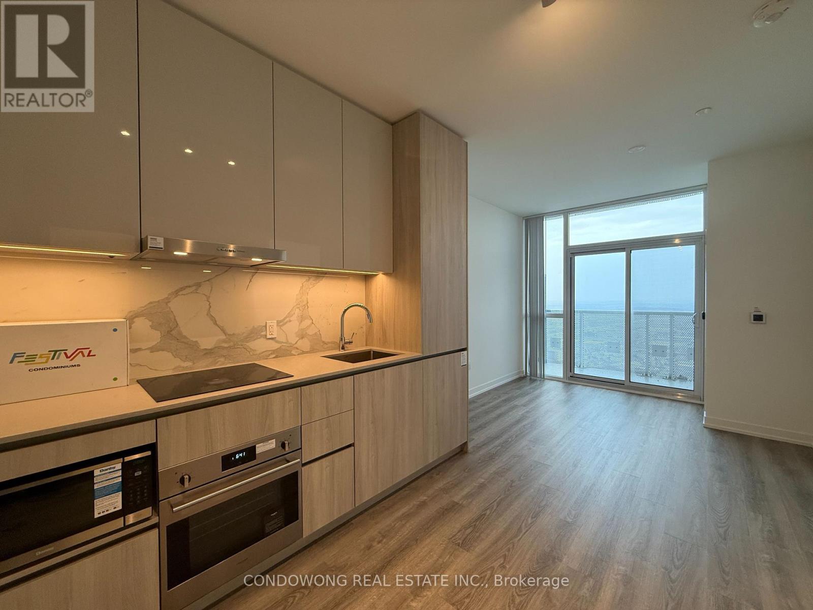 Apartment at 6005 - 8 INTERCHANGE WAY, Vaughan (Vaughan Corporate Centre)
