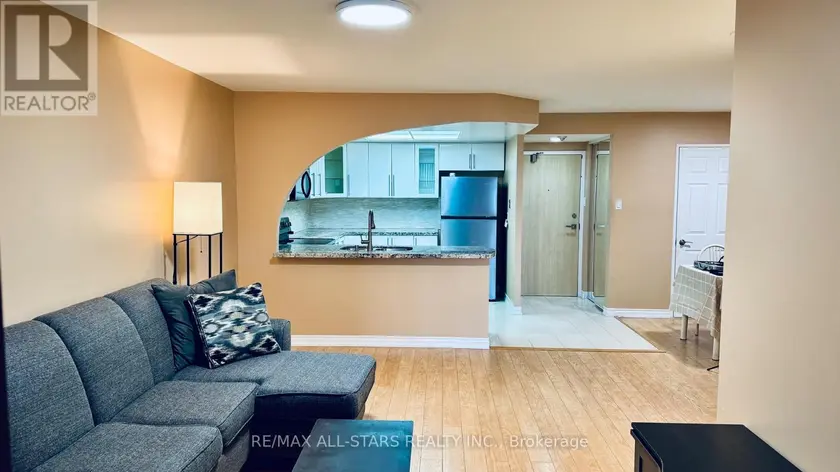 Apartment at 402 - 7601 BATHURST STREET, Vaughan