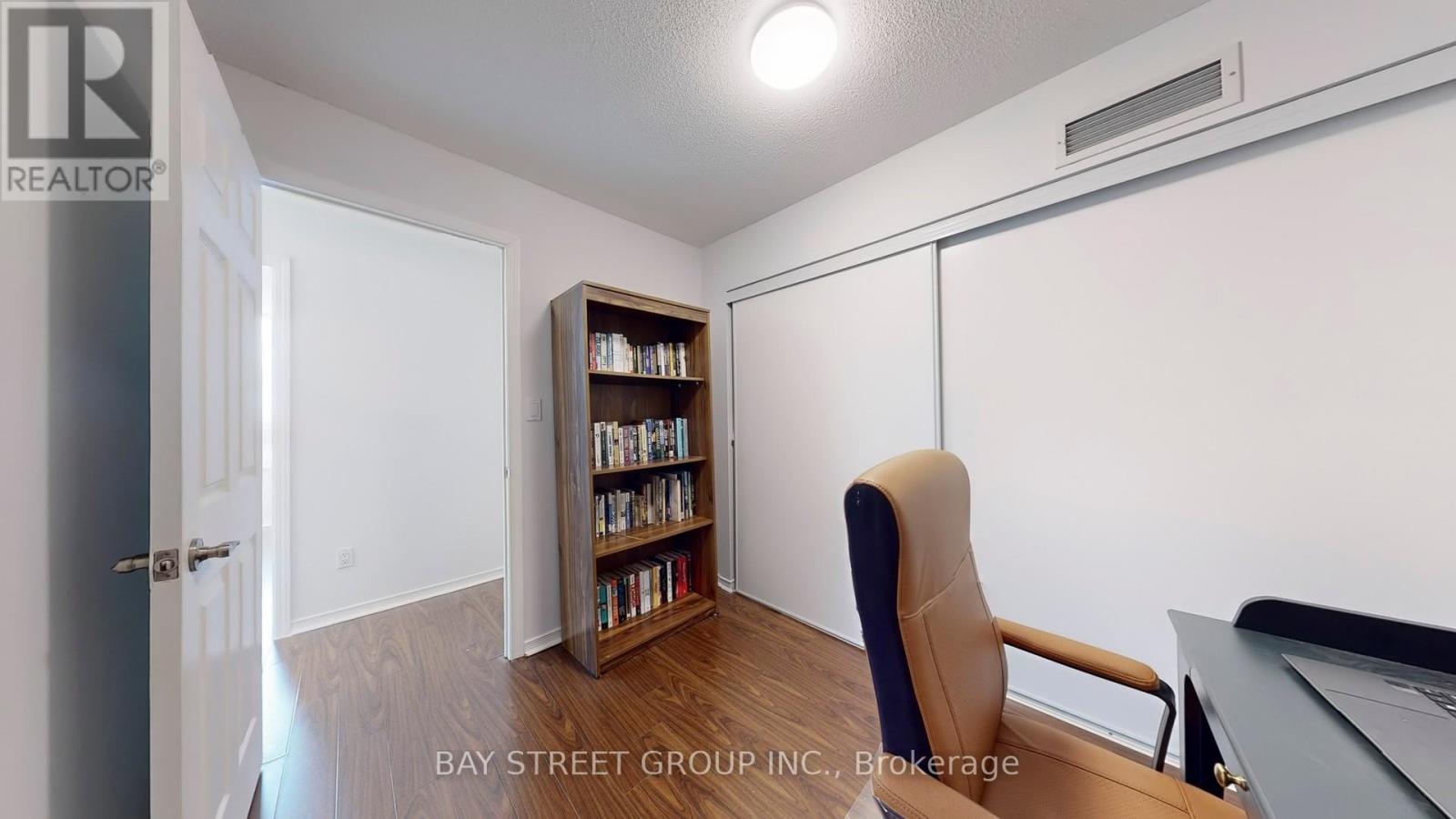 Apartment at LPH19 - 39 ONEIDA CRESCENT, Richmond Hill