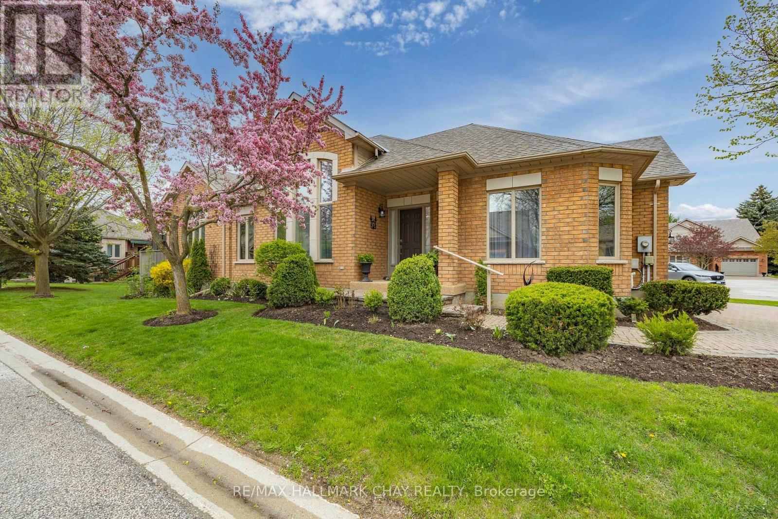 Detached at 1 FORTUNA CIRCLE, New Tecumseth (Alliston)