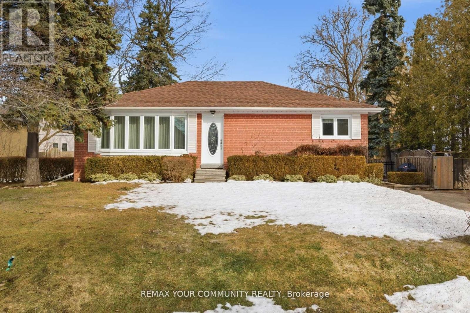Detached at 154 HOLLINGSWORTH DRIVE, King (King City)
