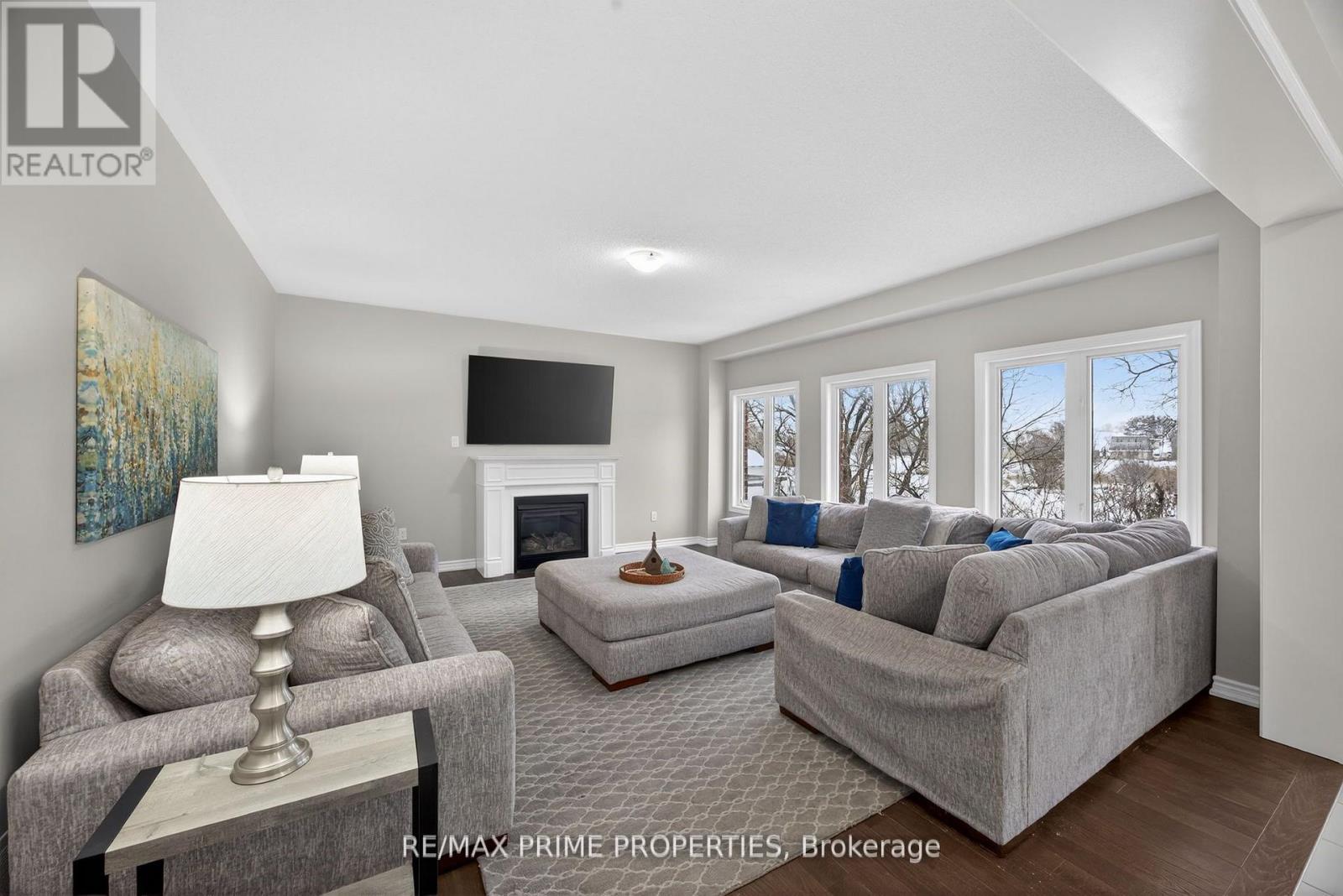 Detached at 72 RIDGE GATE CRESCENT, East Gwillimbury