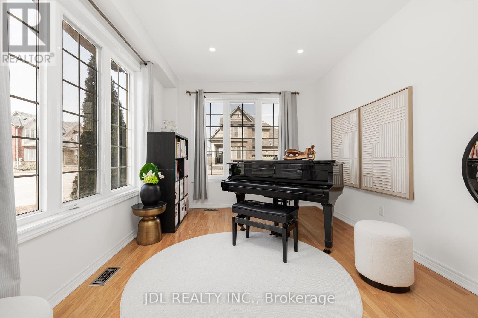 Detached at 3 MANSARD DRIVE, Richmond Hill (Jefferson)