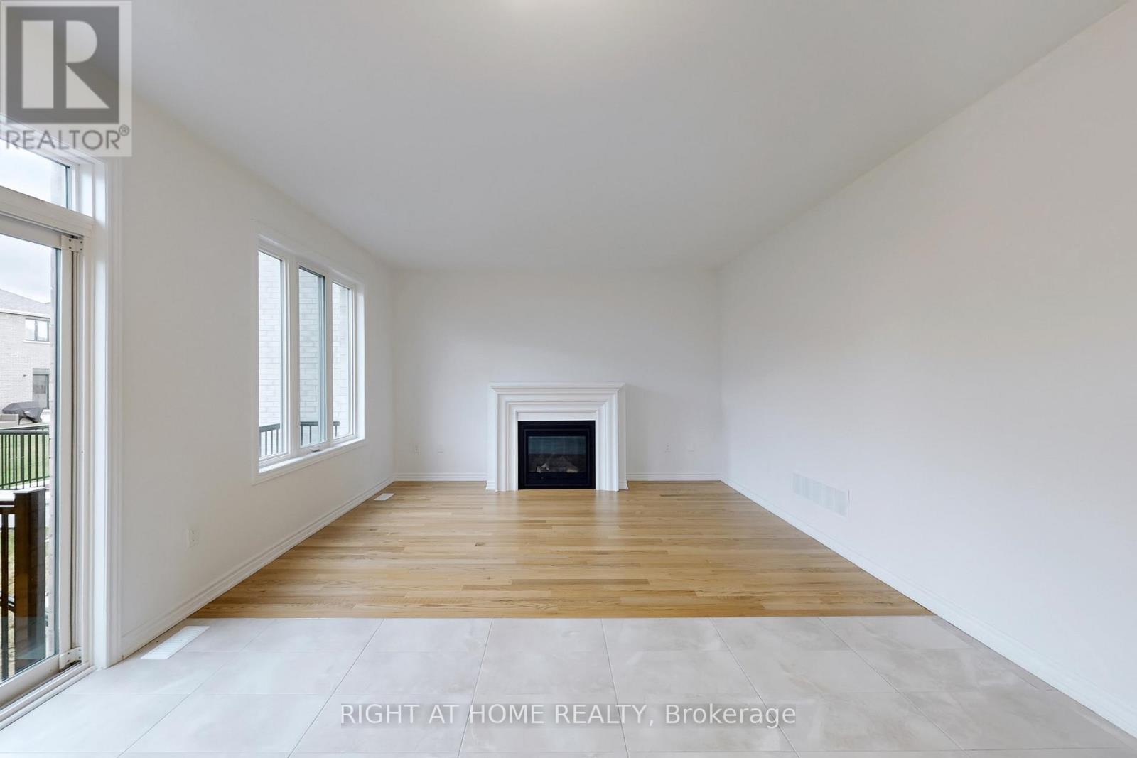Detached at 40 AINSLIE HILL CRESCENT, Georgina