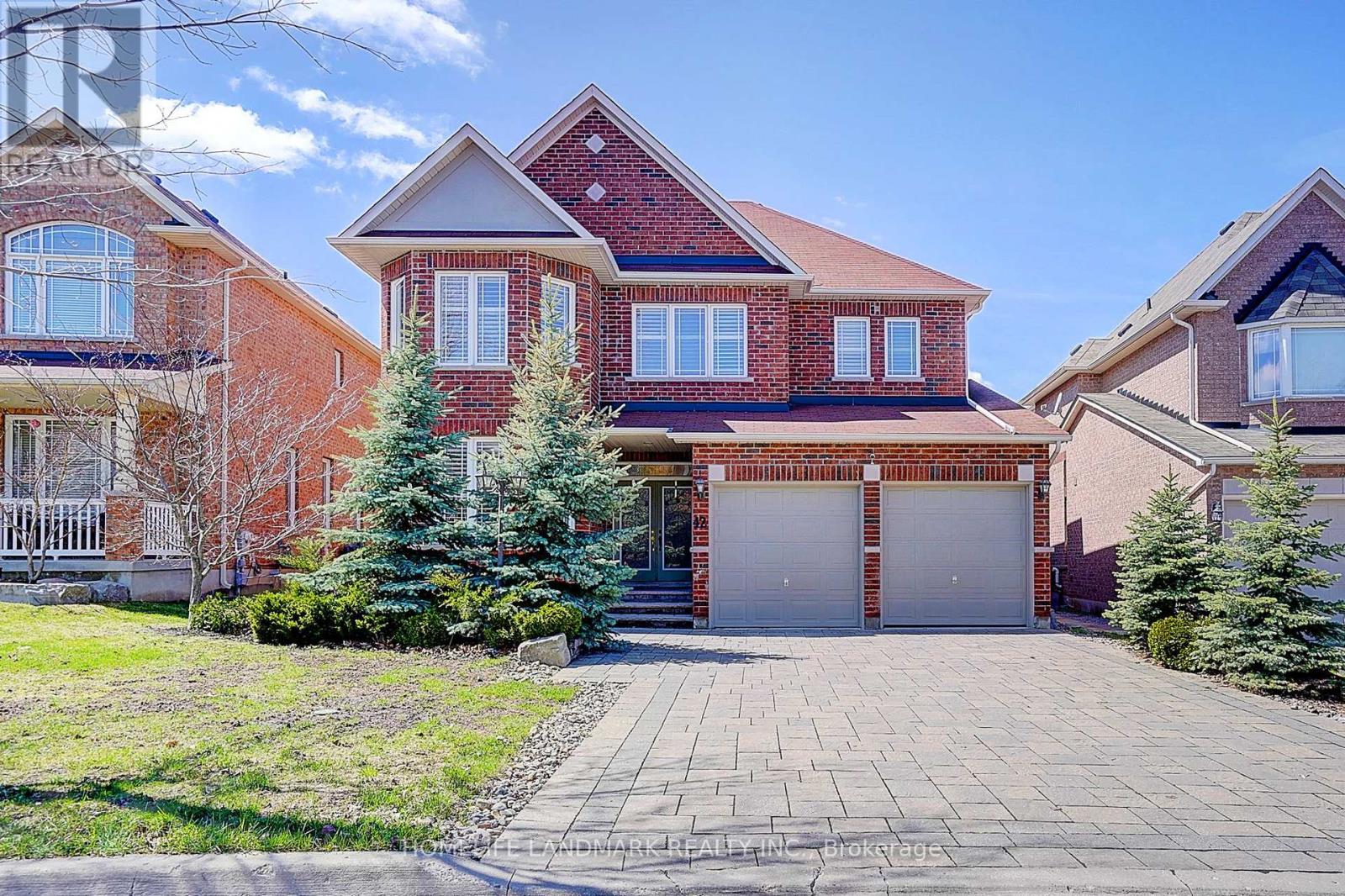 Detached at 42 HOGABOOM AVENUE, Aurora