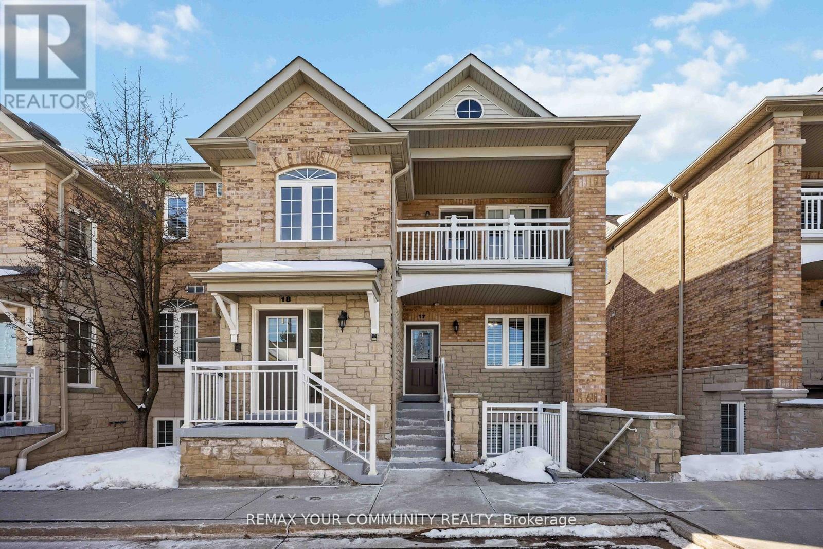 Townhouse at 17 - 520 SILKEN LAUMANN DRIVE, Newmarket (Stonehaven-Wyndham)