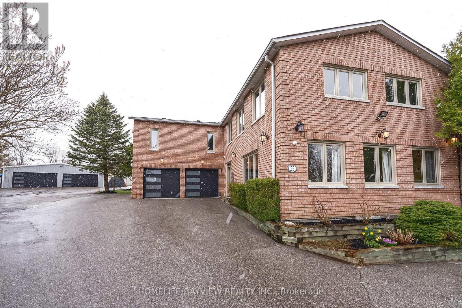 Detached at 25 WHISPERING PINE TRAIL, Aurora (Aurora Heights)