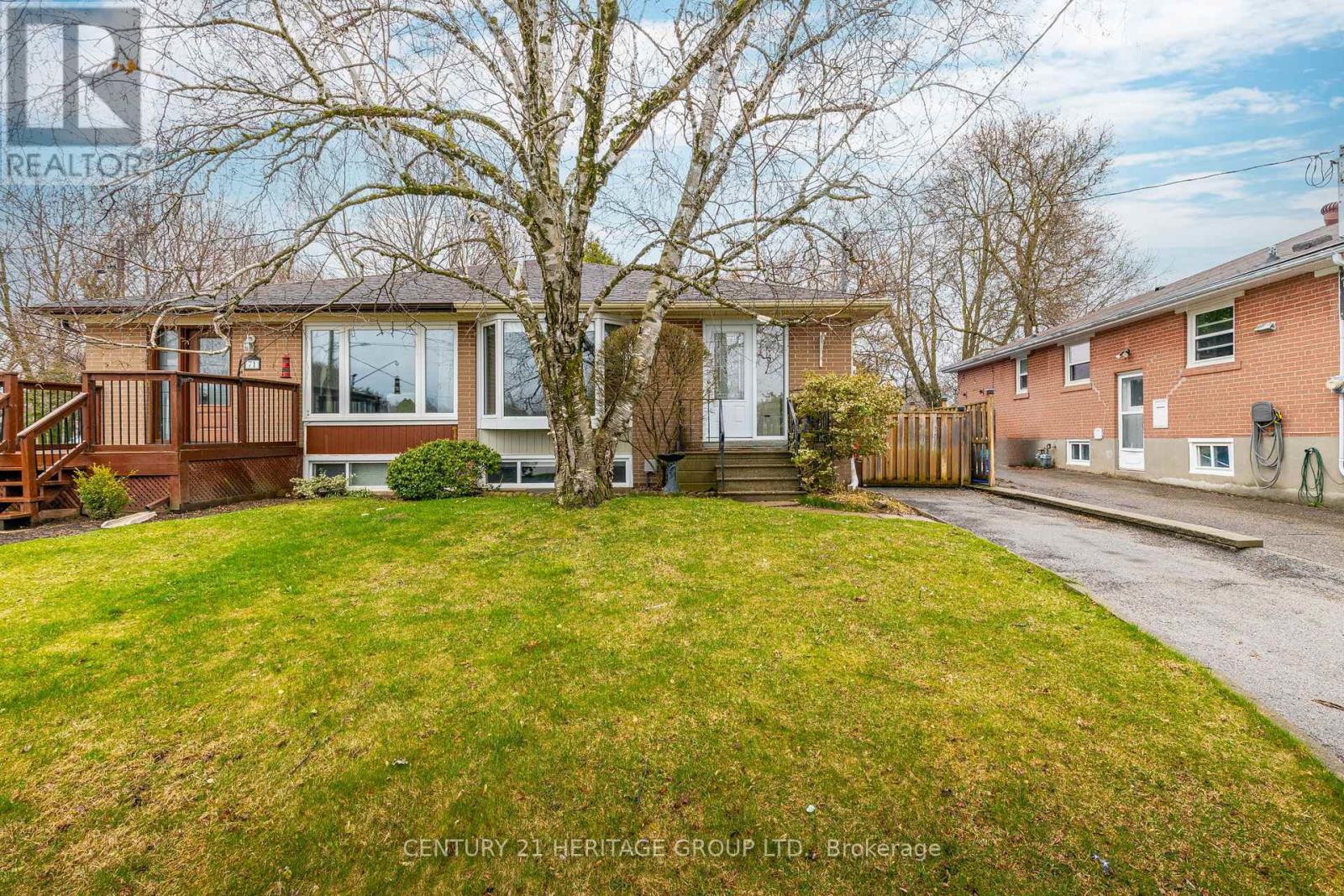 Semi-Detached/Link at 69 LINDSAY AVENUE, Newmarket (Bristol-London)