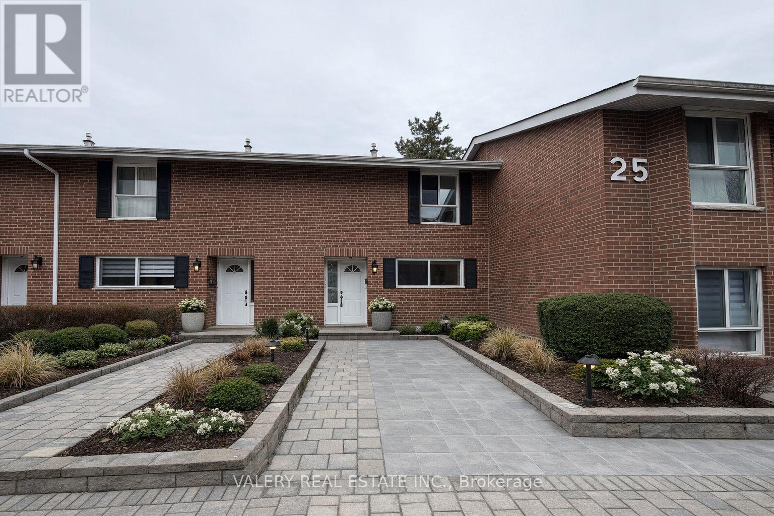 Townhouse at 4 - 25 ROMFIELD CIRCUIT, Markham (Royal Orchard)