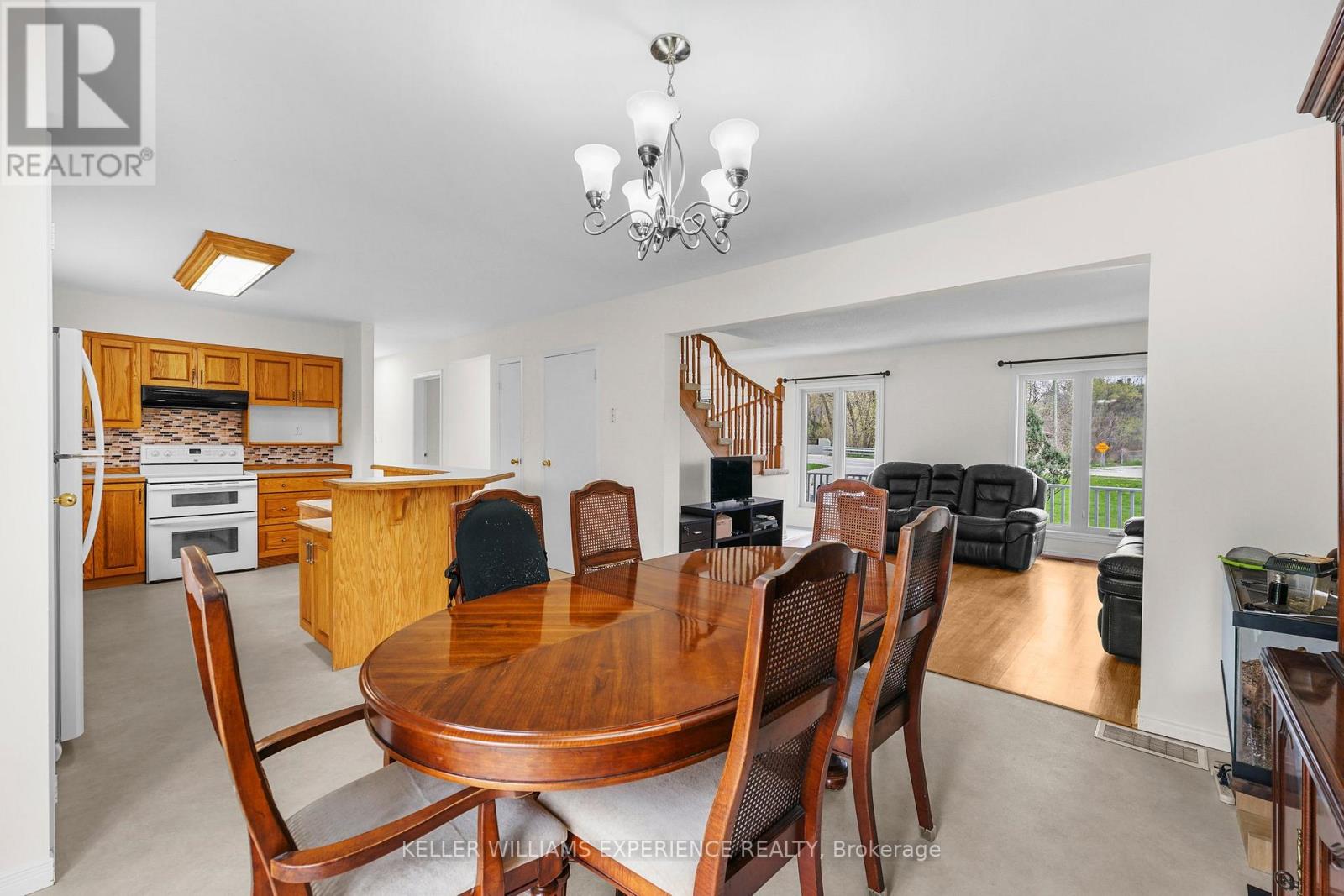 Detached at 190 CENTRE STREET, Essa