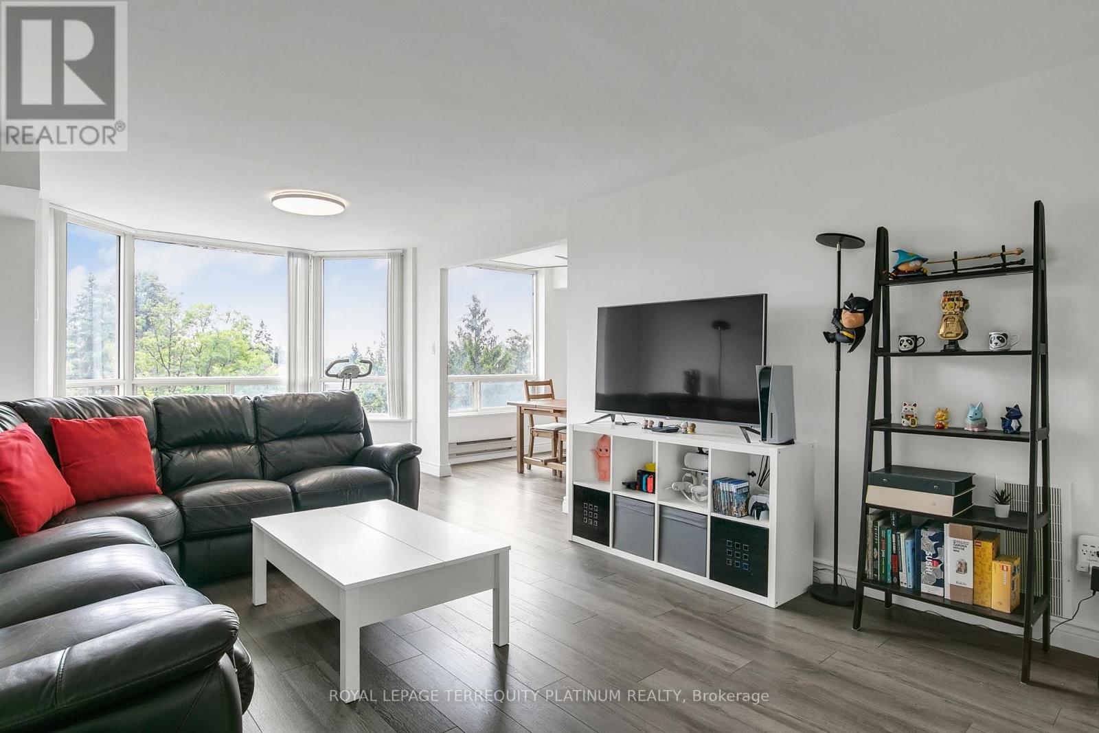 Apartment at 413 - 175 CEDAR AVENUE, Richmond Hill (Harding)