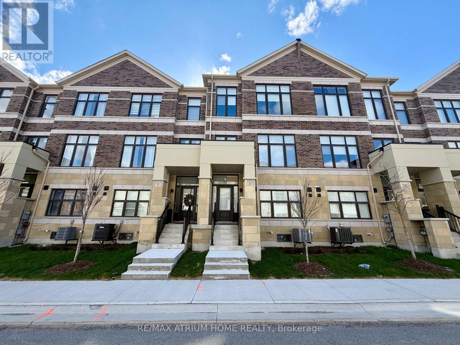 Townhouse at 22 KAHSHE LANE, Richmond Hill