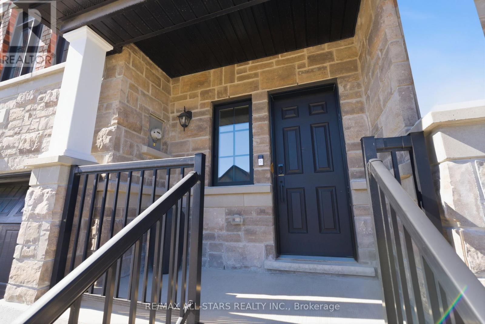Townhouse at 7 GORD MATTHEWS WAY, Uxbridge