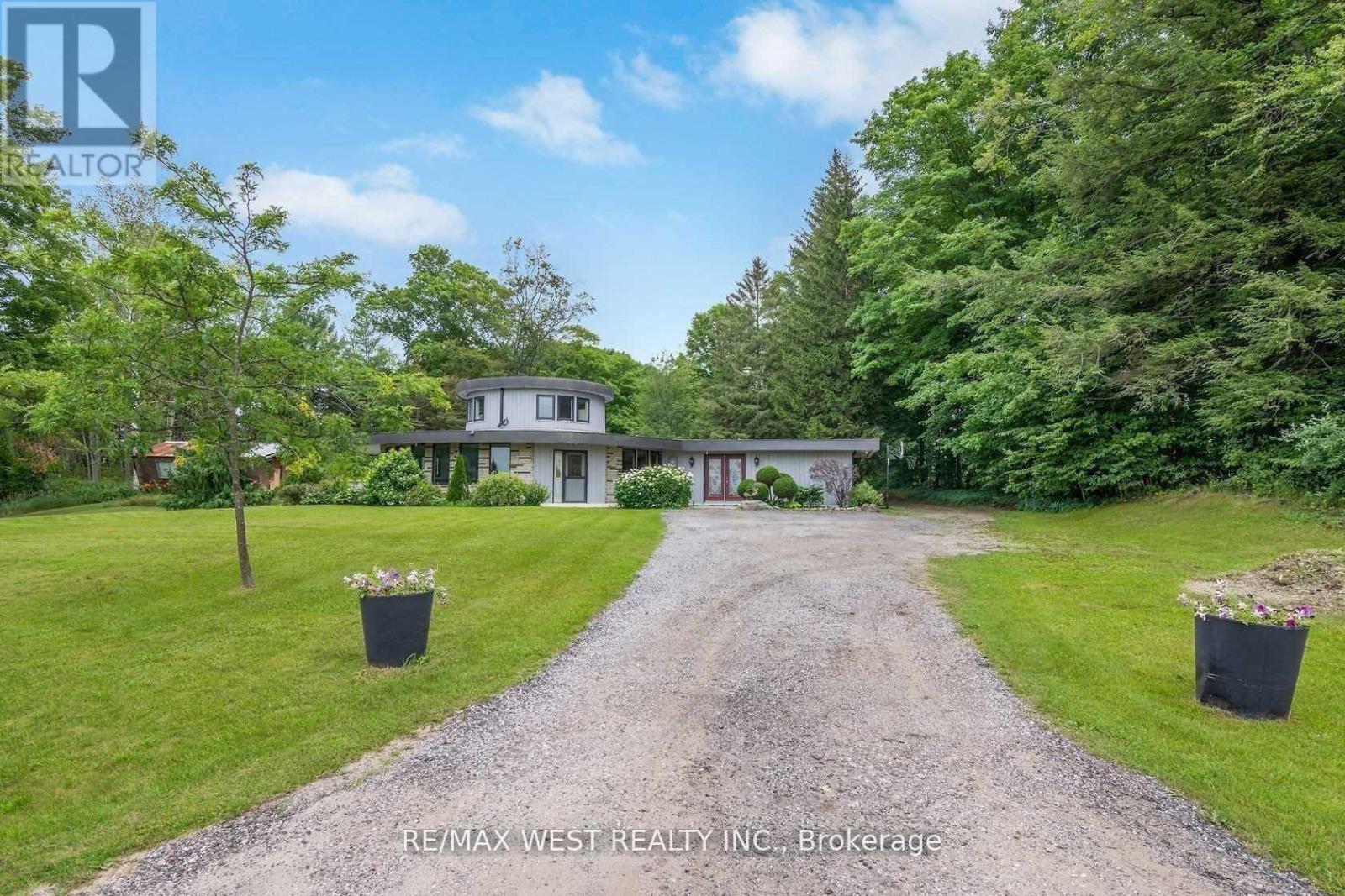 Detached at 1065 CONCESSION 8 ROAD, Adjala-Tosorontio