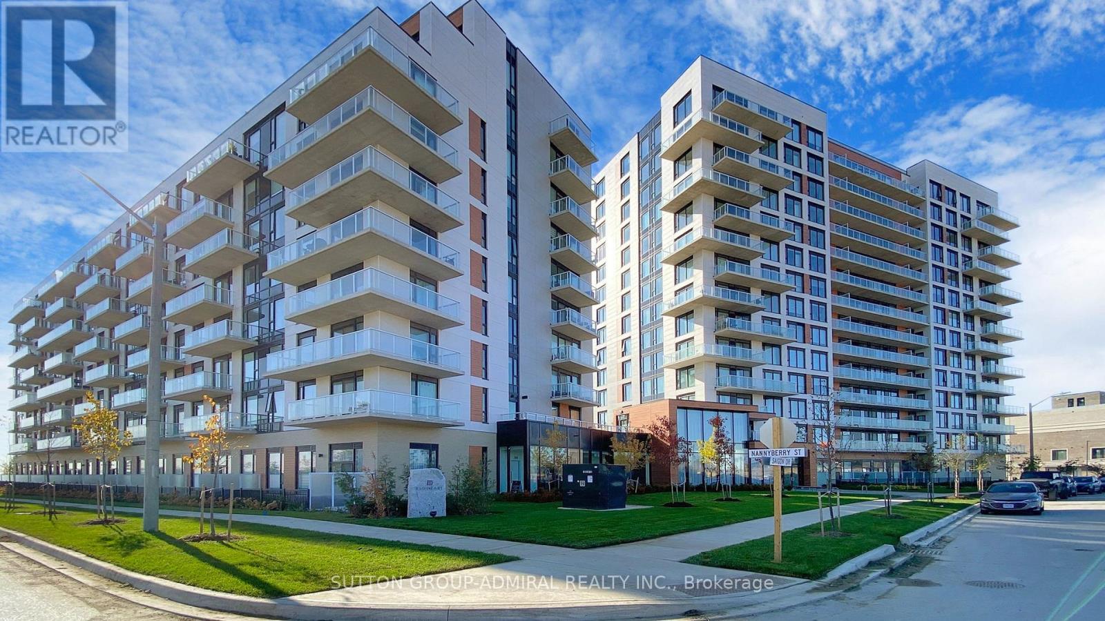 Apartment at 501 - 6 DAVID EYER ROAD, Richmond Hill