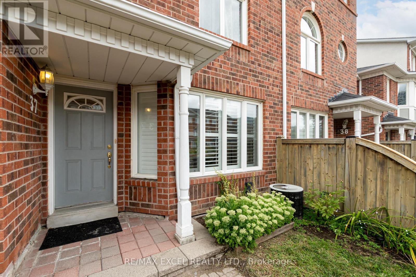 Townhouse at 37 - 18 CLARK AVENUE W, Vaughan (Crestwood-Springfarm-Yorkhill)