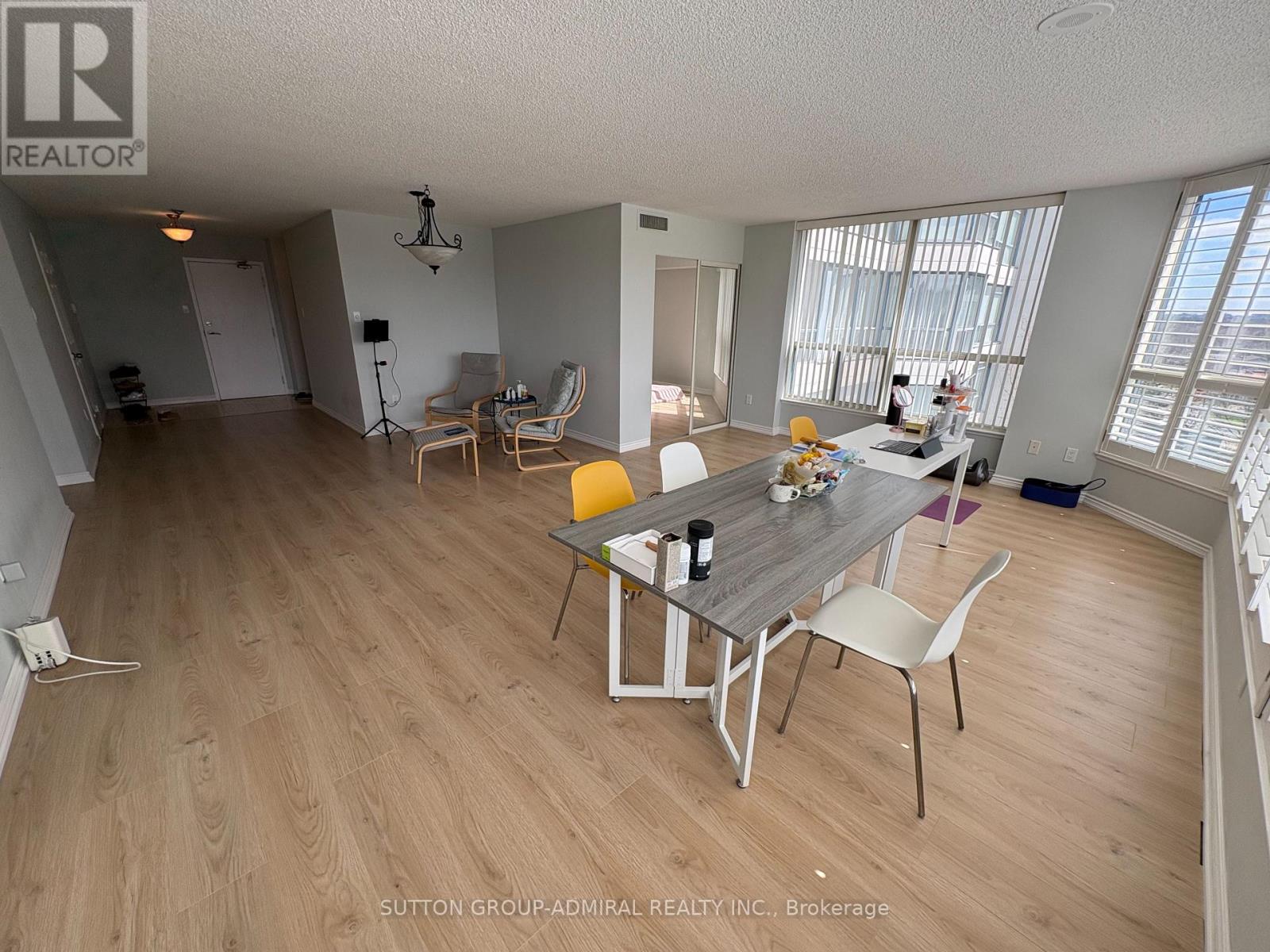 Apartment at 701 - 1 CLARK AVENUE W, Vaughan (Crestwood-Springfarm-Yorkhill)