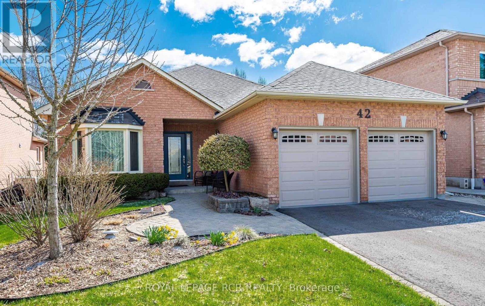 Detached at 42 ALLENVALE DRIVE, Aurora (Aurora Highlands)