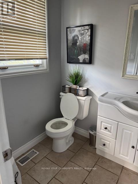 Detached at 72 DOUGLAS STREET, Georgina