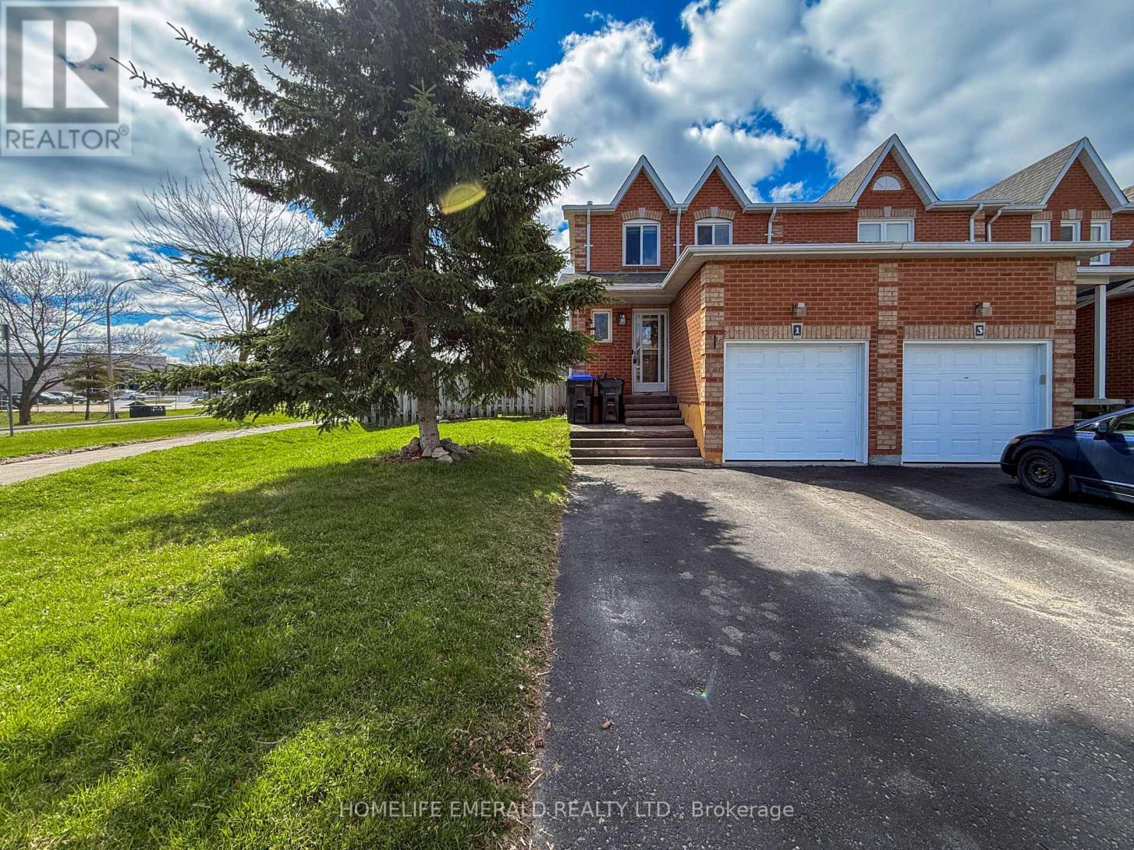 Townhouse at 1 POTTER CRESCENT, New Tecumseth (Tottenham)