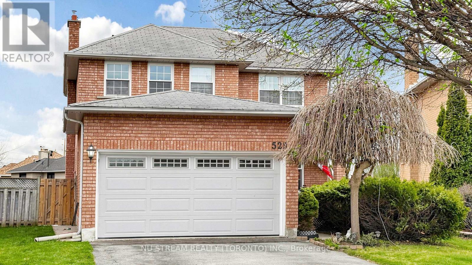 Detached at 528 VEALE PLACE, Newmarket (Gorham-College Manor)