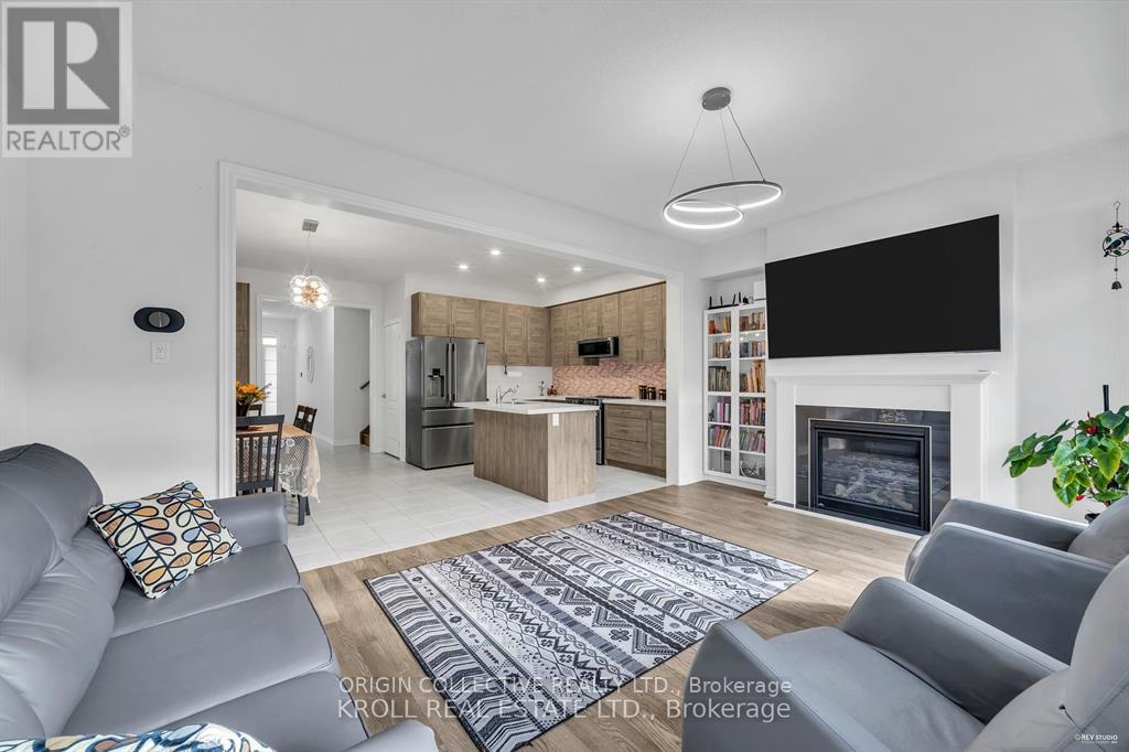 Semi-Detached/Link at 26 FREDERICK TAYLOR WAY, East Gwillimbury (Mt Albert)