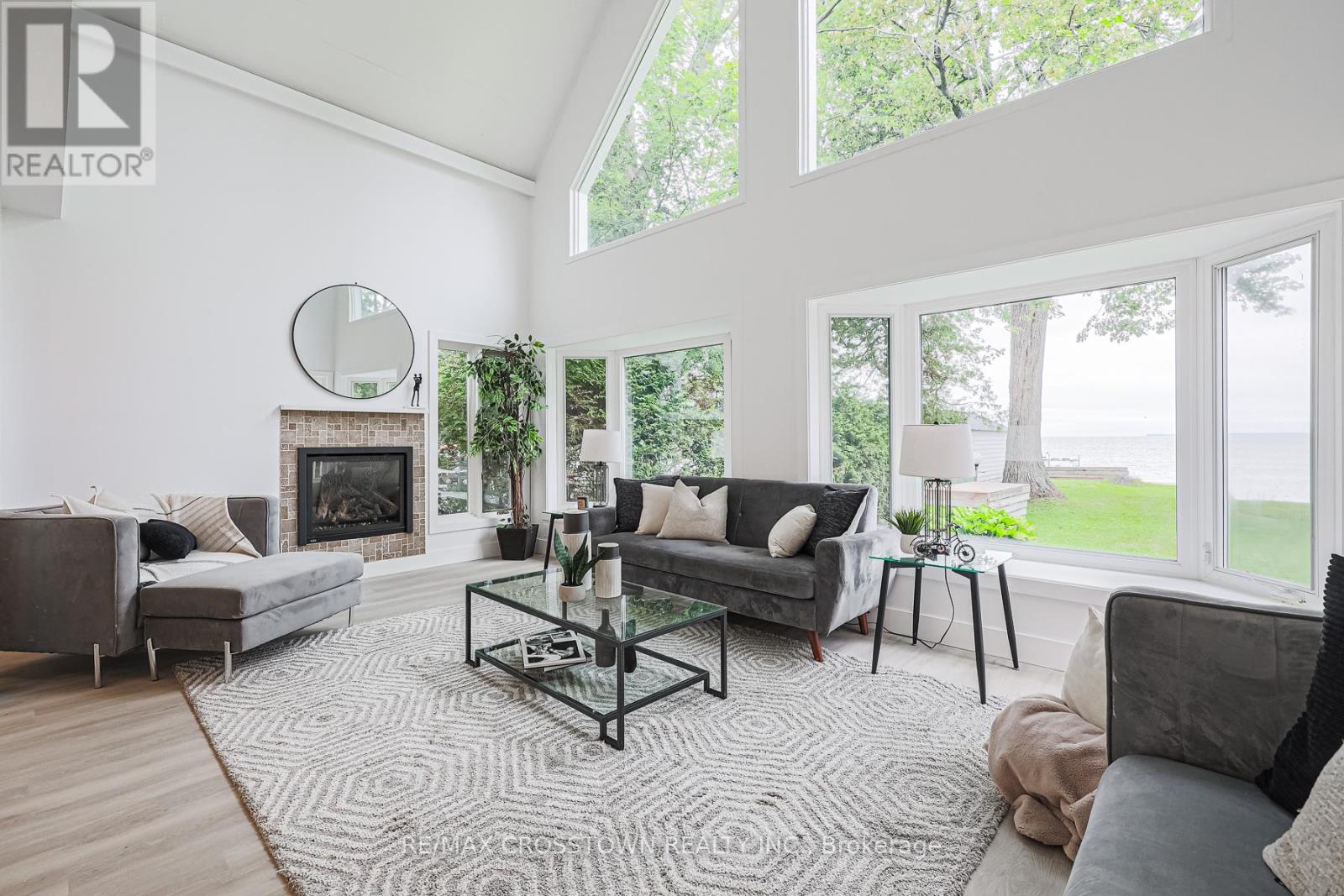Detached at 128 MOORES BEACH ROAD, Georgina (Virginia)