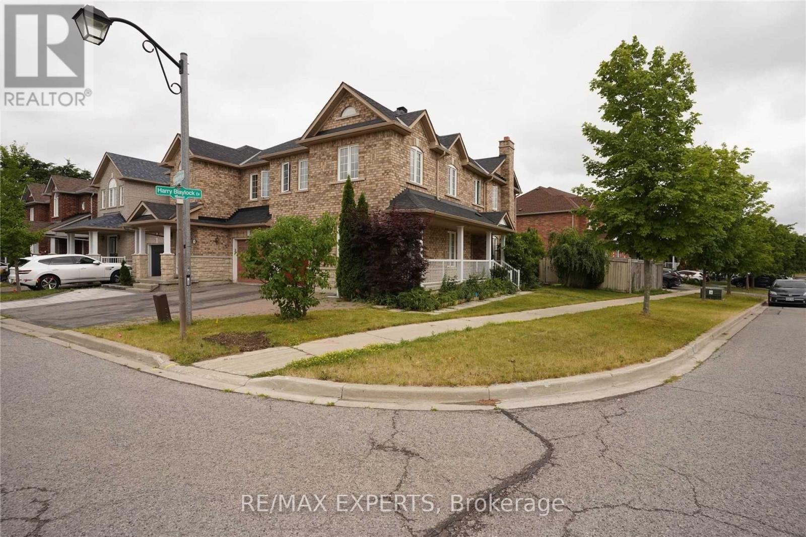 Semi-Detached/Link at 33 SALTSPRING DRIVE, Markham (Greensborough)