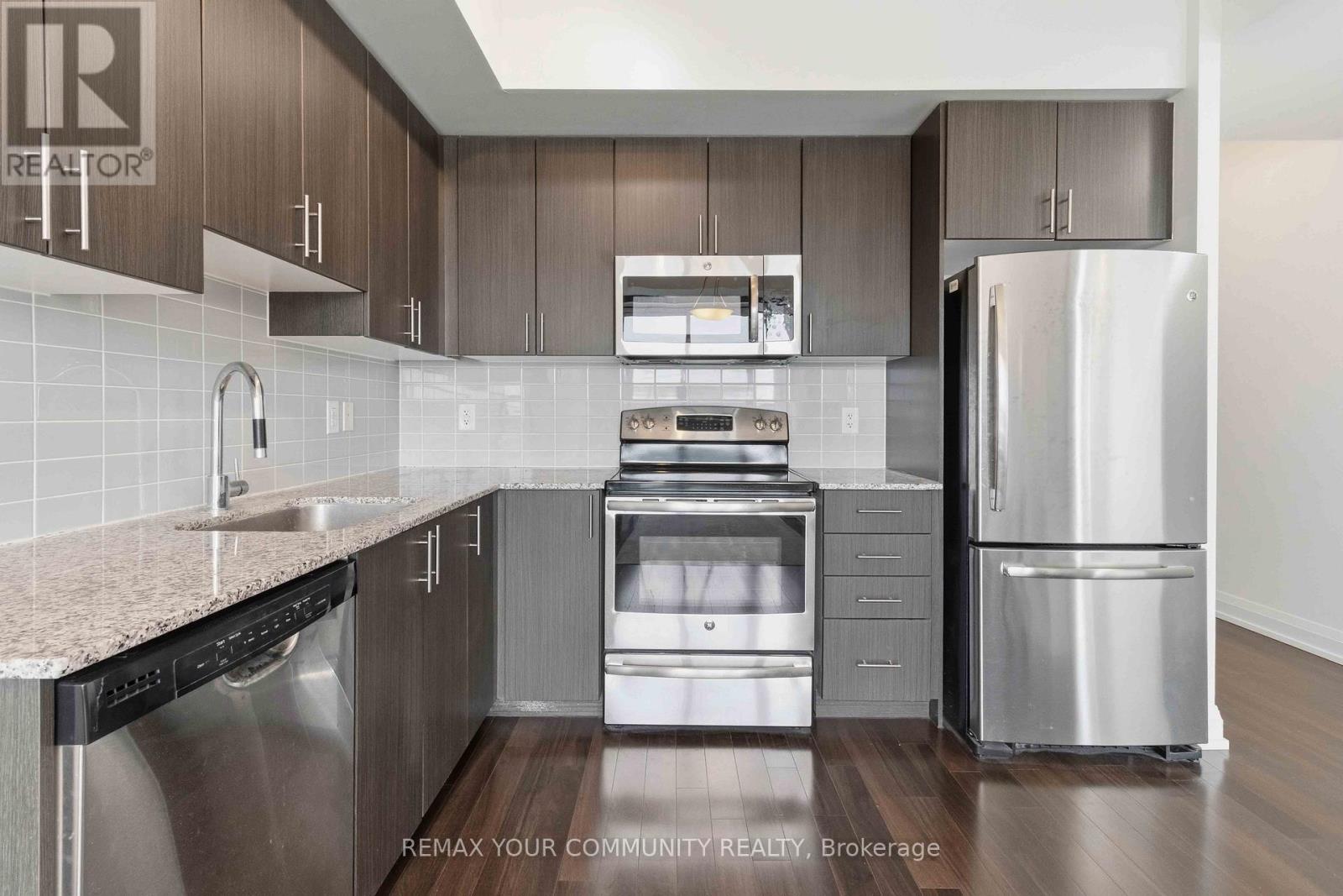 Apartment at 418 - 7167 YONGE STREET, Markham