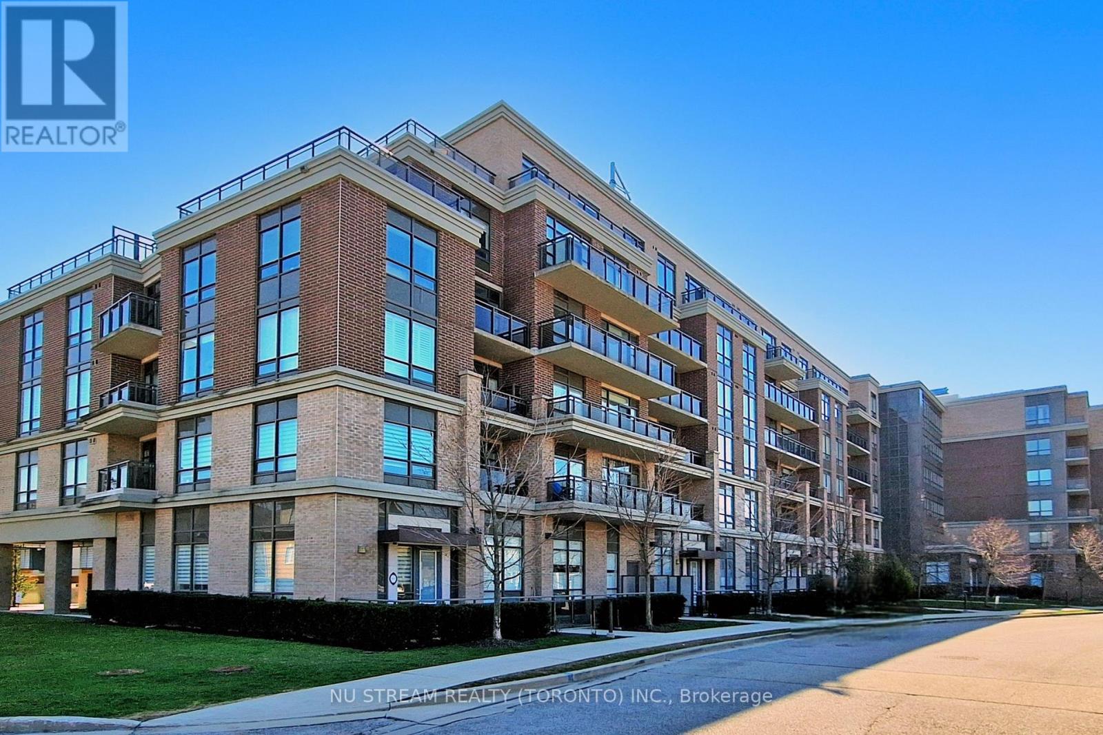 Apartment at 535 - 540 BUR OAK AVENUE, Markham (Berczy)