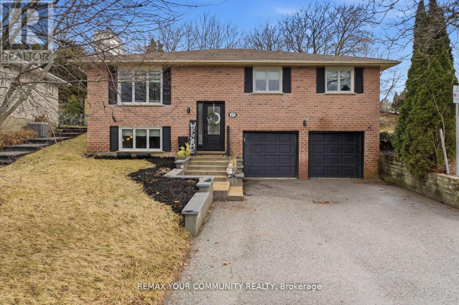 Detached at 17 FOX RUN LANE, Bradford West Gwillimbury (Bradford)