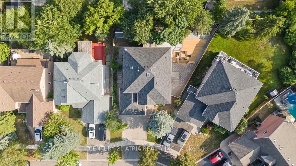 Detached at 33 AUTUMN WAY, Aurora